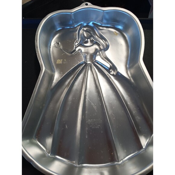 Vintage Wilton Mattel Barbie Princess Cake Pan Aluminum 2105-3550 1998 - Picture 1 of 3